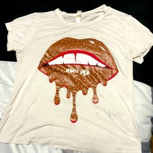 M white t shirt with lip print design